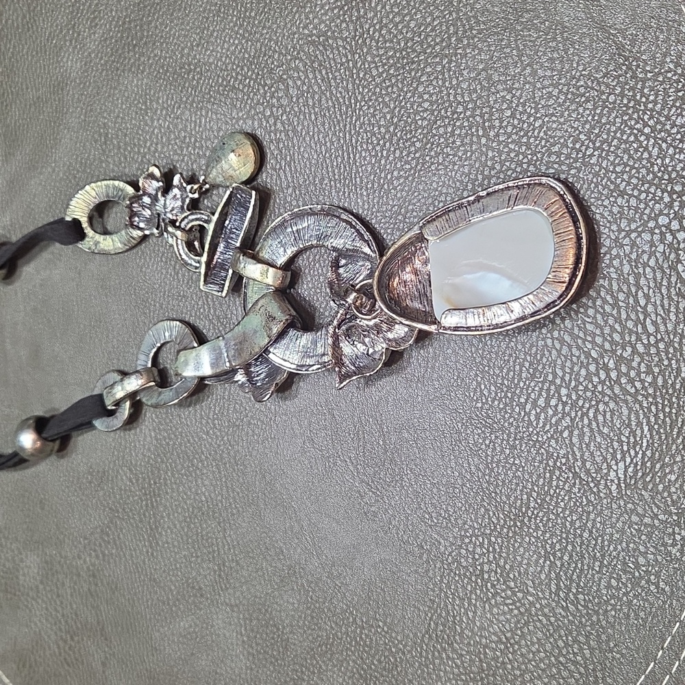 Vintage Silver and Black Ladie's Necklace ❤️ - Picture 5 of 8
